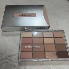 wakemake ソフトブラーリングアイパレット 03