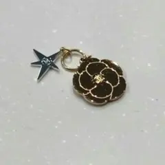 CHANEL シャネル カメリア チャーム ホリデー ノベルティのサムネイル