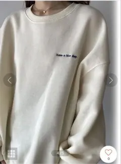 ジュノア　ミニロゴ刺繍オーバーサイズスウェット （クリーム）