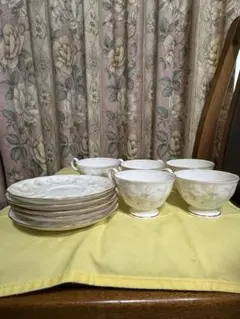 NARUMI BONE CHINA (カップ&ソーサー)