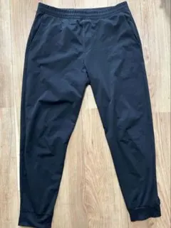 UNIQLO ウルトラストレッチアクティブジョガーパンツ　ブラック　L