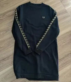 フレッドペリー 長袖ひざ丈ワンピース ブラック