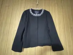ジャスグリッティーのビジュー付きノーカラージャケット