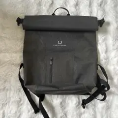 FRED PERRY ロールトップリュック グレーのサムネイル