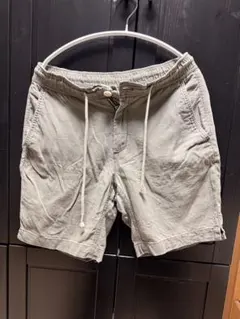 ZARA カーキ色 ショートパンツ