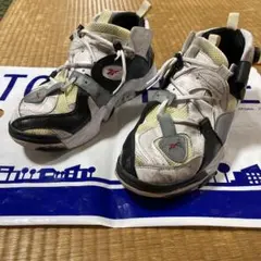 VETEMENTS reebok スニーカーのサムネイル