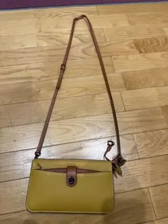 coachイエロー レザー ショルダーバッグ