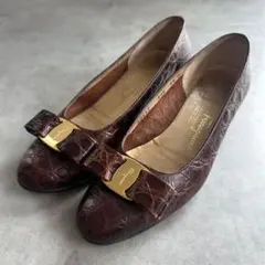 美品】サルヴァトーレフェラガモ ヴァラ パンプス クロコ型押し