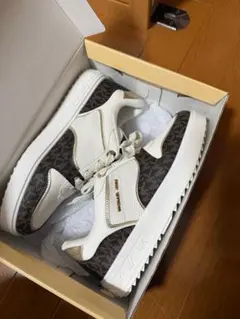 ✨【新品・未使用】MICHAEL KORS スニーカー MK01414100✨