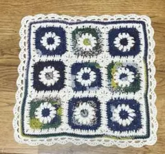 グラニースクエアのかぎ針編みマルチカバー