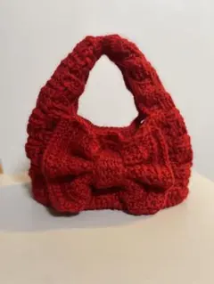 【新品】赤いリボン付きニットポーチ　手編みバック