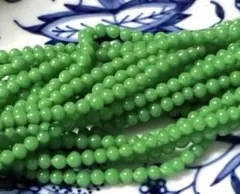 ヴィンテージ　日本製ガラスビーズ　翡翠色　2.3㎜　一連約76㎝