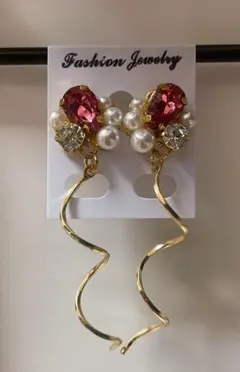 レッド&ゴールドピアス