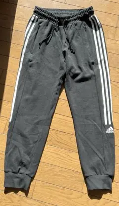adidas 3本ライン ジャージパンツ　黒　XS