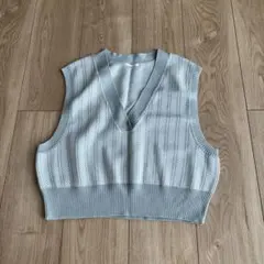 GU Vネック ニットベスト