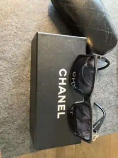 シャネル サングラス 未使用 ギャランティカード 箱付き CHANEL - シャネル サングラス 未使用 ギャランティカード 箱付きの
