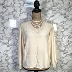 HANAE MORI　（11）　シルク100% レース刺繍ブラウス　アイボリーのサムネイル