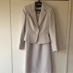 薄いベージュ スーツ 最お値下げ