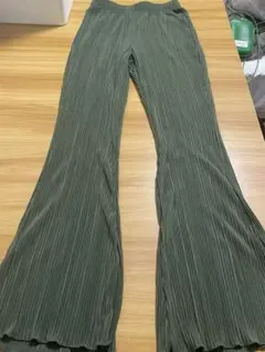 フレアパンツ くすみグリーン