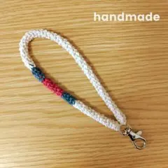 ハンドストラップ　ハンドメイド　ベージュ　ネイビー　ローズ　スマホストラップ