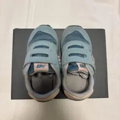 New Balance ベビー スニーカー 水色