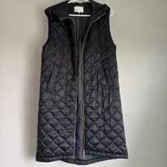 BEIGE フード付きブラックキルティングジャケット