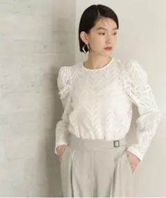 NATURAL BEAUTY BASIC アイレットレースパフスリーブブラウス