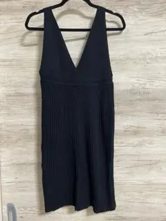 【美品】黒リブ編みVネックニットワンピース　スカート　M〜L