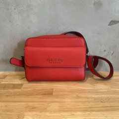 GUESS レッド ショルダーバッグ