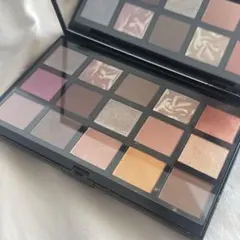 15th アニバーサリー アイシャドウパレット