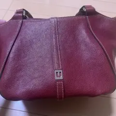 赤いレザー ハンドバッグ　U by ungaro