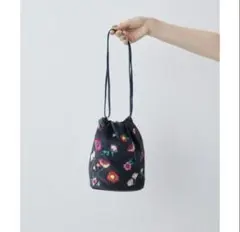 新品タグ付　ear PAPILLONNER　刺しゅう巾着バッグ 　イアパピヨネ