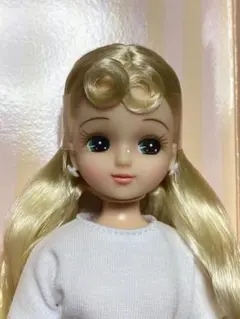新品未開封★厳選★21年日本橋限定アイコン　リカちゃんV3 リカちゃんキャッスル リカちゃんキャッスル 2021年度版日本橋アイコンリカちゃんV3 髪
