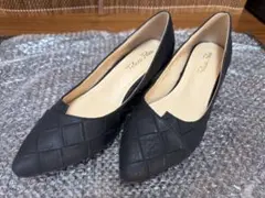 黒 ・ピンクの2足セット。キルティングポインテッドトゥパンプス