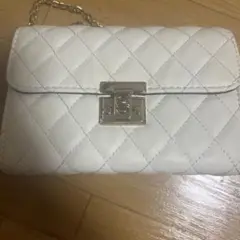 ホワイト キルティング ショルダーバッグ