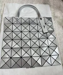 BAO BAO 青山店限定 LUCENT EDGE シルバー バオバオ バッグ - メルカリ