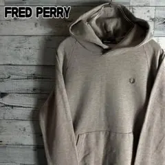FRED PERRY フレッドペリー　プルオーバーパーカー 刺繍ロゴ　メンズXS