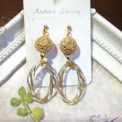 ゴールド装飾オーバル型フープピアス/イヤリング(　ハンドメイド)
