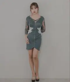 Ｖネックタイトミニドレス