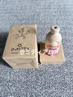 新品未使用 ロッカクアヤコ 現代アートRokkaku Ayako 花瓶 - メルカリ