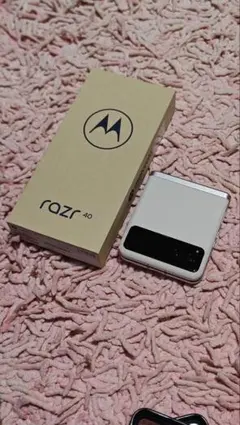 motorola razr 40　美品　バニラクリーム