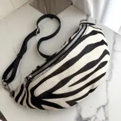 斜めがけ ボディバッグ