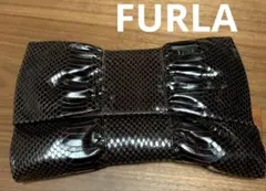 FURLA 型押しレザーリボンクラッチバッグ
