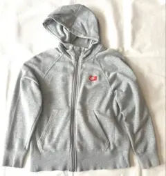 【NIKE】ナイキ　フード付き　ジップアップパーカー　グレー　140