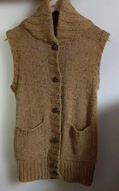 ☆美品☆　芥子色　ニットベスト