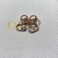 紀*子様 Dior パールピアス CDロゴ ゴールド 紀*子様 Dior パールピアス CDロゴ ゴールド - メルカリ