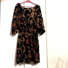 SALE❣️新品未使用　ZARA BASIC ベロア黒花柄ワンピース　　　お上品