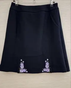 Rew de Rew スカート 花柄刺繍 ネイビー Mのサムネイル