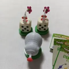 ピクミン チョコエッグ フィギュア 　白ピクミン2個 ブタドックリ1個のサムネイル