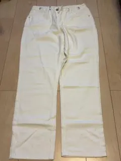 ホワイト ストレートデニム パンツ